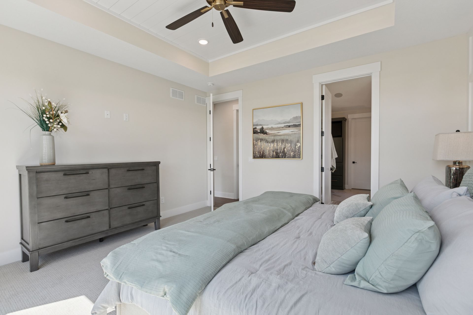 Owner’s suite with vaulted ceiling
