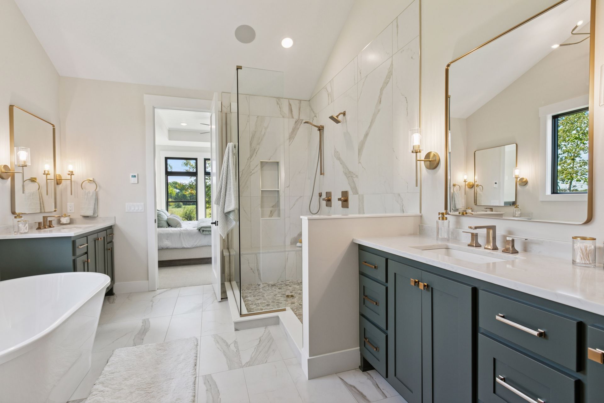 Spa style owner’s bath